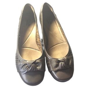 Clark’s Dark Gold Flat Size 9.5